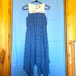 Beautiful dress for a 10 to 12 yeas old little girl size 10 wrangler Brand